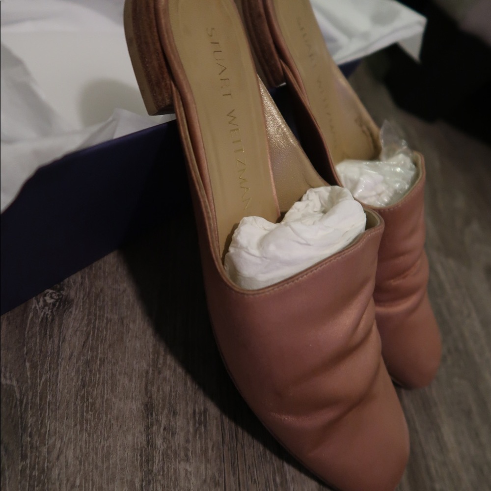 Stuart Weitzman - Picture 2 of 5